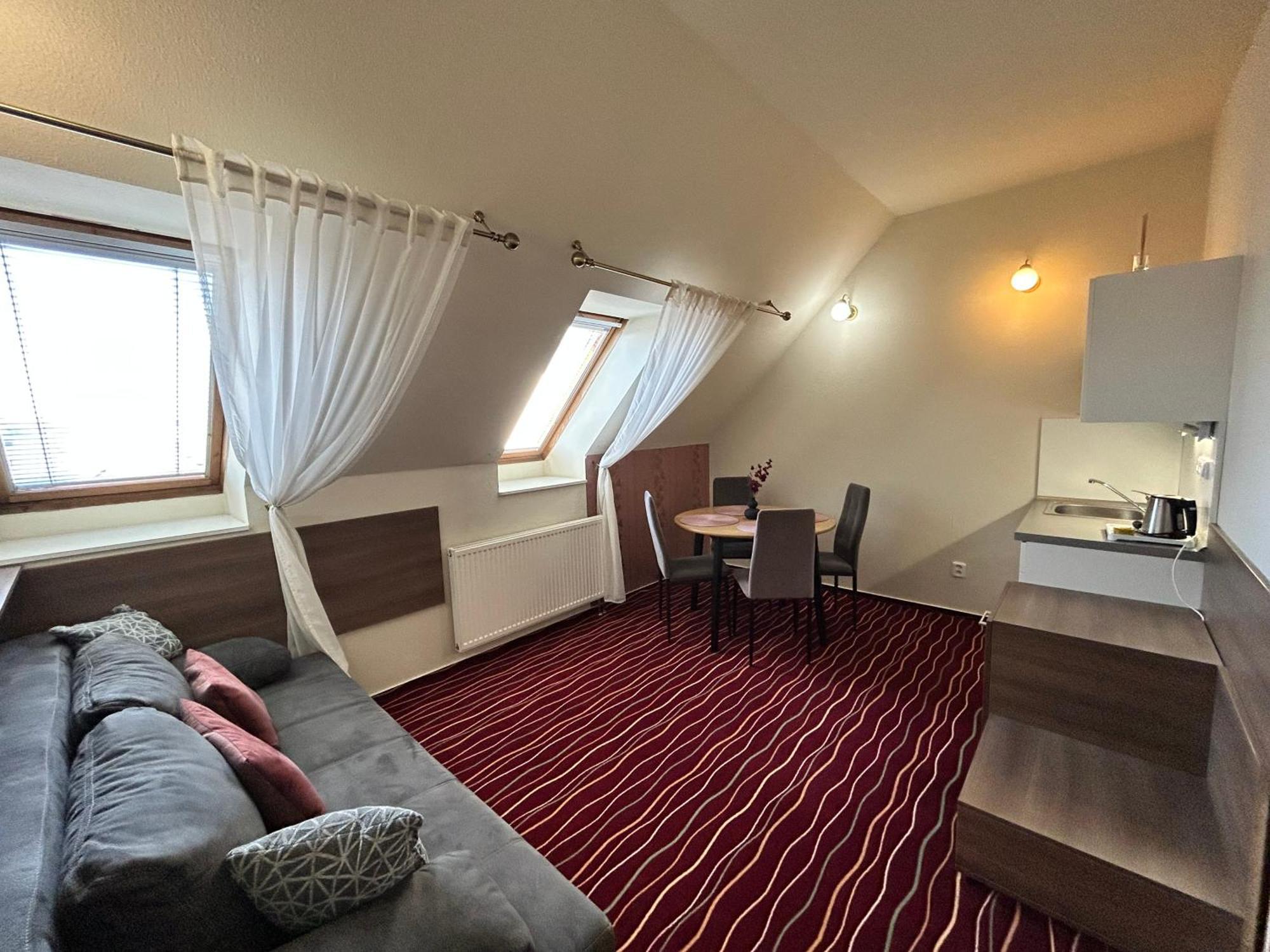 Hotel Brixen Havlíčkŭv Brod Dış mekan fotoğraf