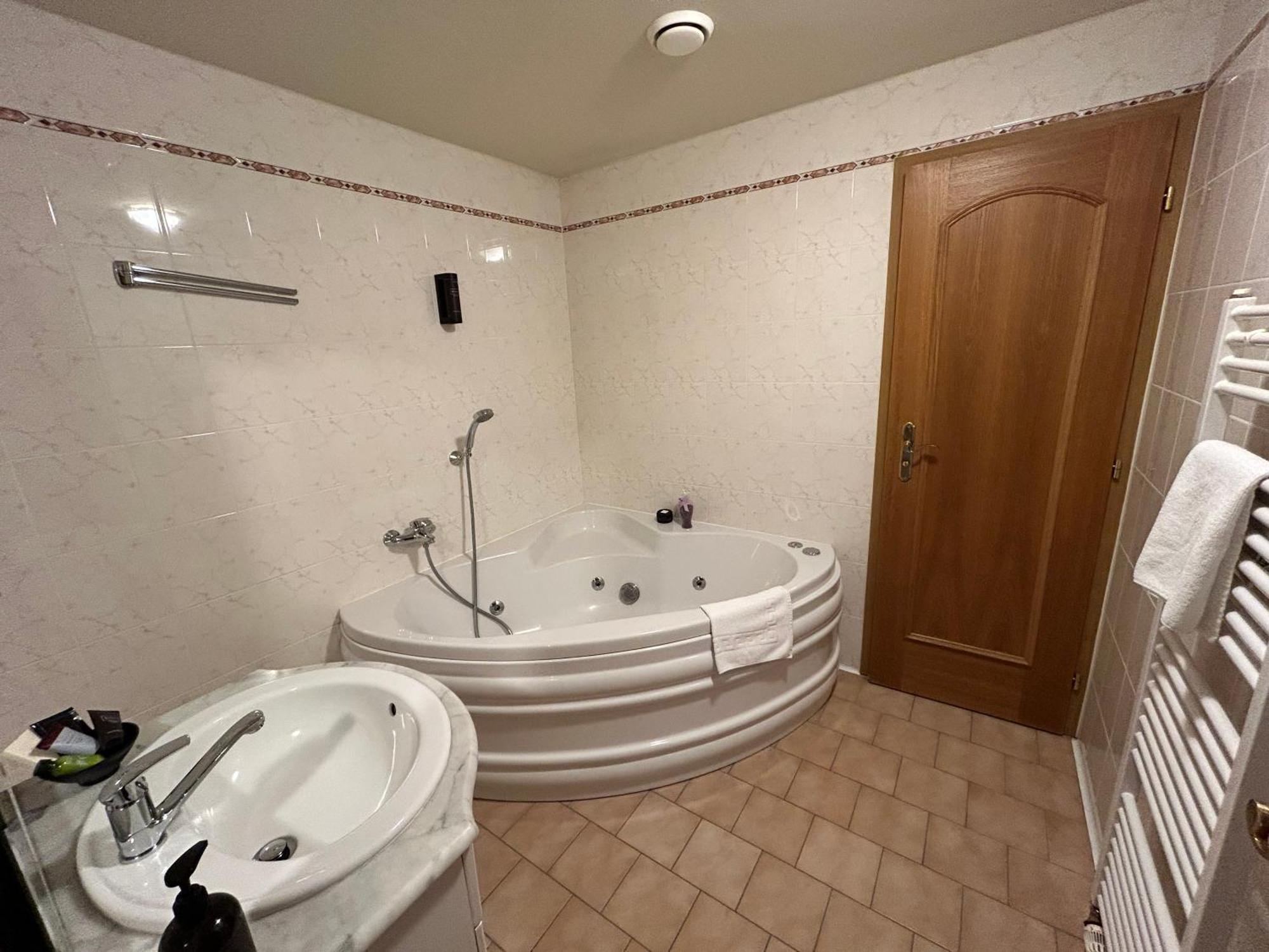 Hotel Brixen Havlíčkŭv Brod Dış mekan fotoğraf